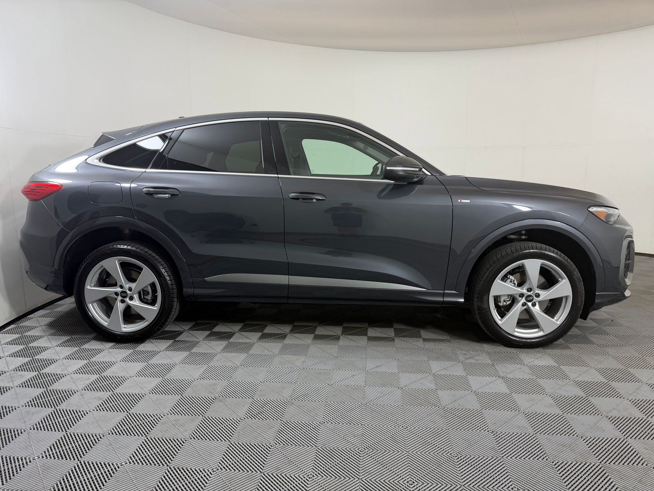 New 2026 Audi Q5 Premium Plus AWD/4WD image 8