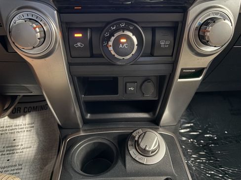 Certified 2020 Toyota 4Runner SR5 AWD/4WD image 21