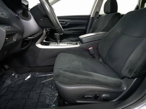 Used 2015 Nissan Altima 2.5 SV image 9