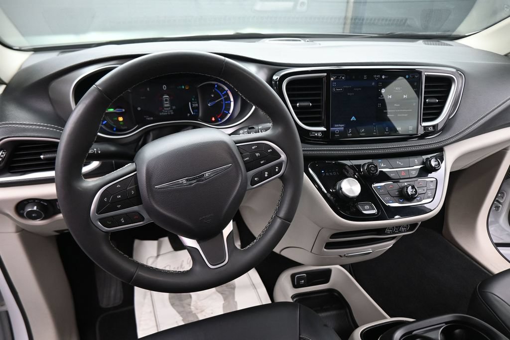 Used 2024 Chrysler Pacifica Limited FWD image 40