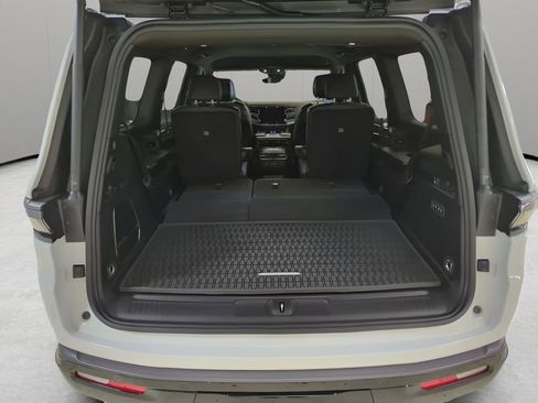 New 2026 Jeep Grand Wagoneer Limited image 21