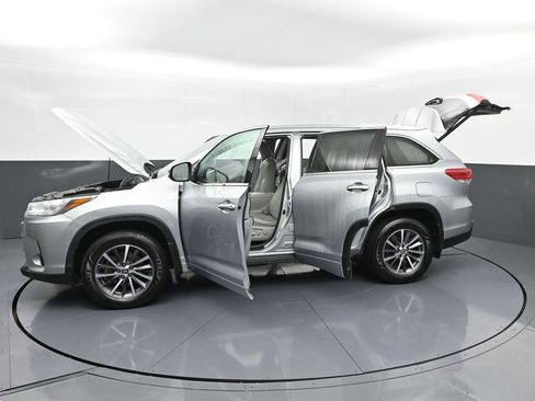 Certified 2018 Toyota Highlander XLE image 48
