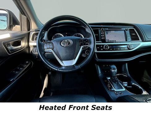 Used 2019 Toyota Highlander XLE AWD/4WD image 8