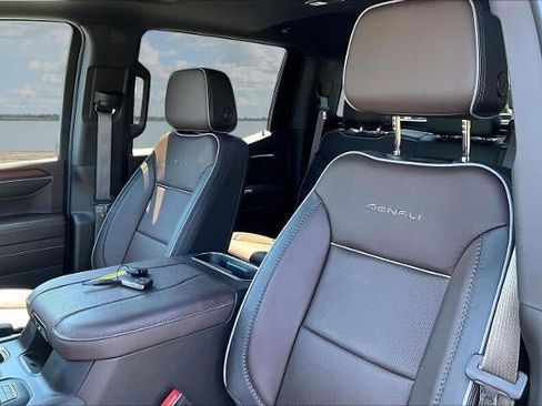 Used 2024 GMC Sierra 1500 Denali w/ Denali Reserve Package AWD/4WD image 22