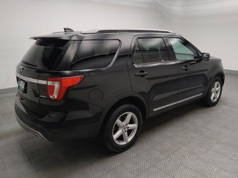 Used 2017 Ford Explorer XLT w/ Equipment Group 201A AWD/4WD image 10