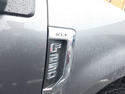 Used 2022 Ford F250 XLT w/ XLT Premium Package image 11