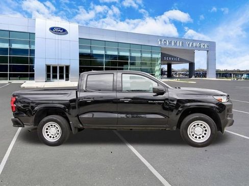 Used 2025 Chevrolet Colorado W/T RWD image 5