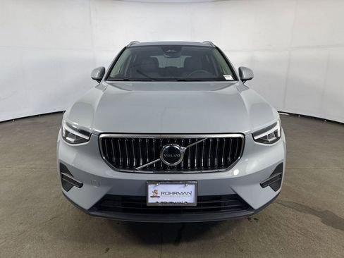 Used 2025 Volvo XC40 B5 Core image 25