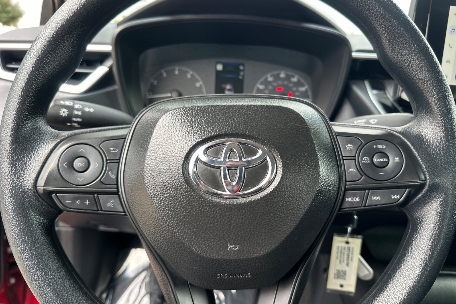 Used 2025 Toyota Corolla LE FWD image 34