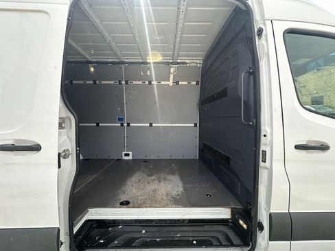 Used 2021 Mercedes-Benz Sprinter 2500 w/ Driver Convenience Package image 18