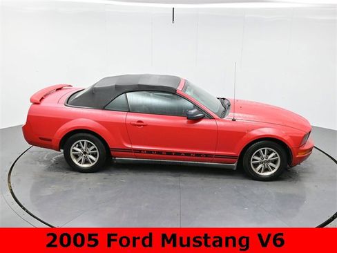 Used 2005 Ford Mustang Convertible image 24