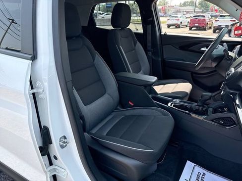 Used 2023 Chevrolet TrailBlazer LT FWD image 25