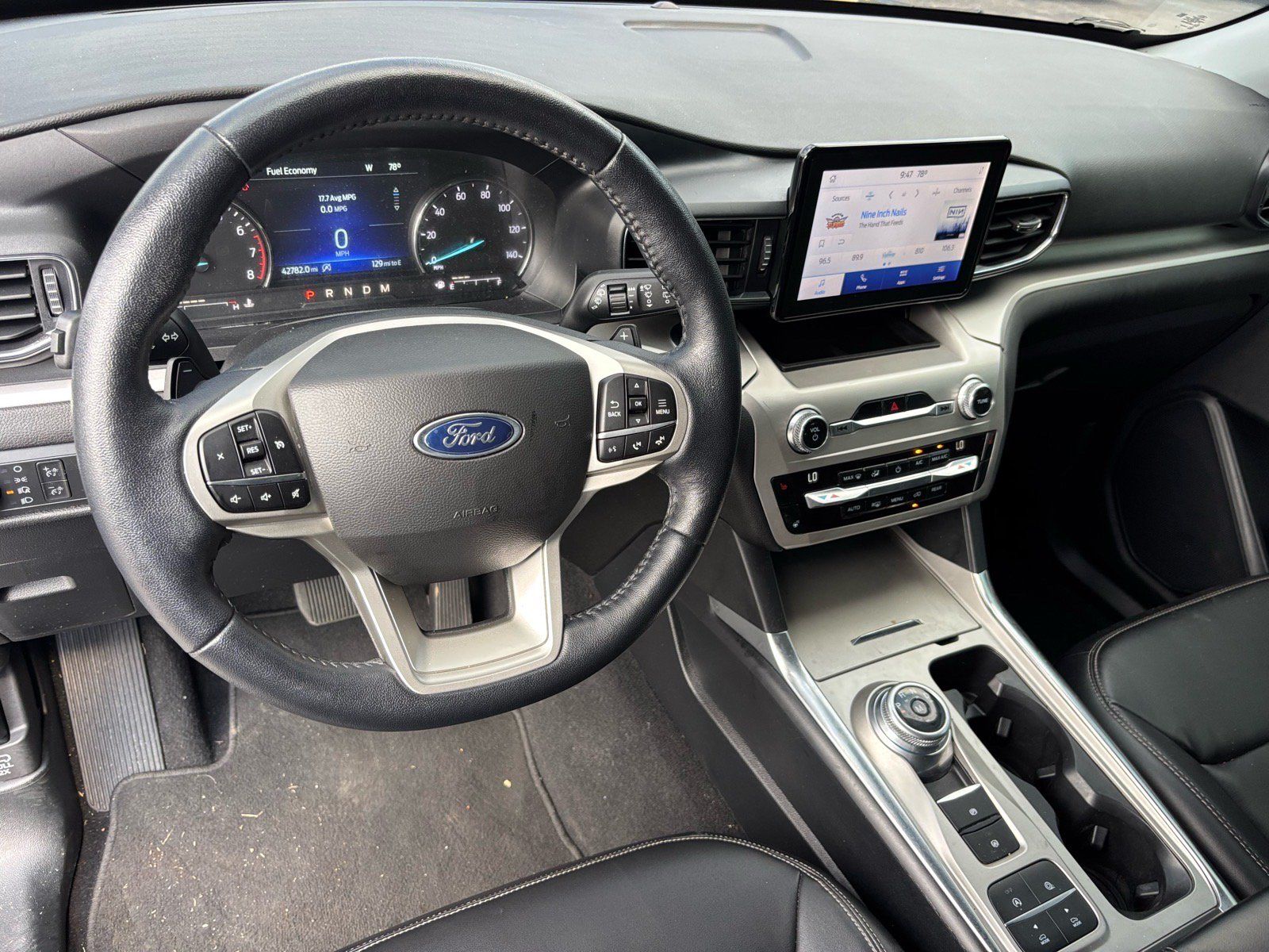 Used 2021 Ford Explorer XLT w/ Equipment Group 202A RWD image 14