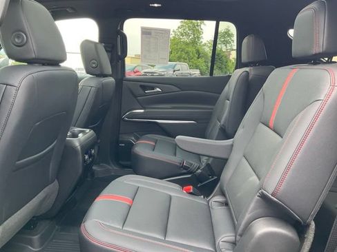Used 2026 Chevrolet Traverse RS w/ LPO, Floor Liner Package AWD/4WD image 9
