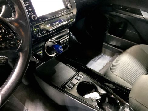 Used 2021 Toyota Prius Prime LE FWD image 17