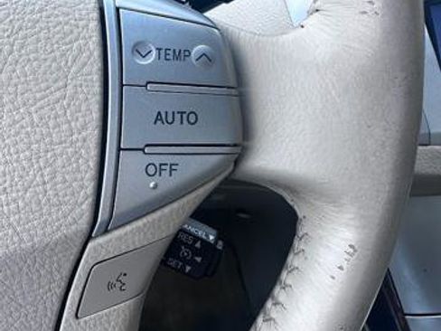 Used 2009 Toyota Avalon Limited image 17