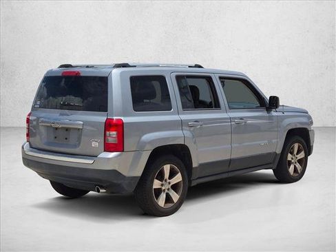 Used 2017 Jeep Patriot High Altitude FWD image 5