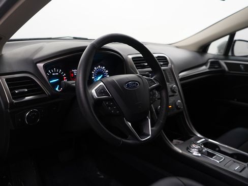 Used 2017 Ford Fusion SE w/ Equipment Group 201A image 15