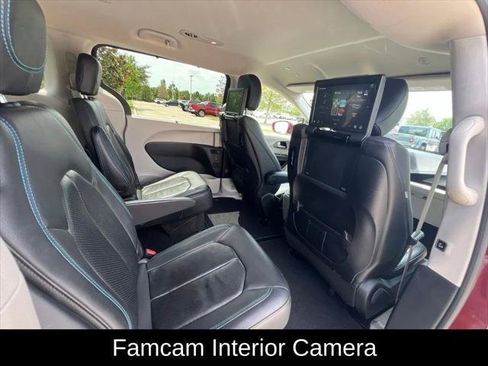 Certified 2021 Chrysler Pacifica Touring-L w/ Uconnect Theater Family Group FWD image 25