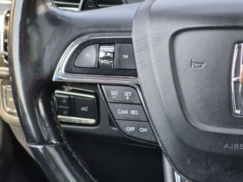 Used 2018 Lincoln Navigator Reserve AWD/4WD image 25