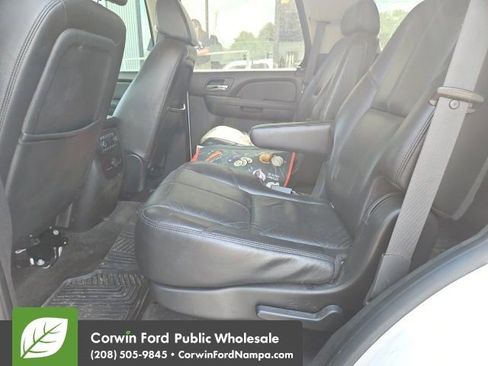 Used 2008 GMC Yukon SLT w/ SLT Preferred Equipment Group AWD/4WD image 8