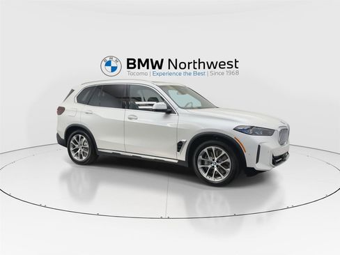 New 2026 BMW X5 xDrive50e w/ Climate Comfort Package AWD/4WD image 5
