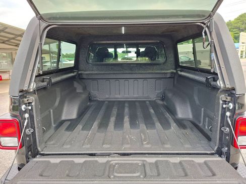 Used 2022 Jeep Gladiator Sport AWD/4WD image 8
