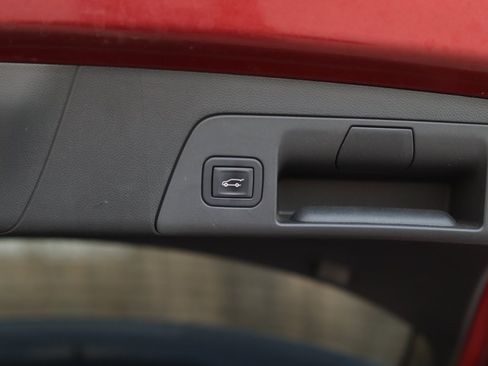 Used 2023 Buick Envision Essence w/ Sport Touring Package image 29