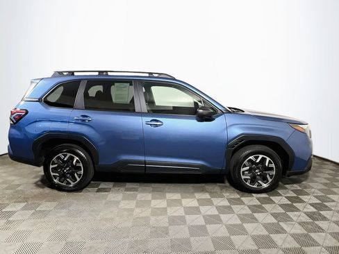 Used 2025 Subaru Forester Premium AWD/4WD image 8