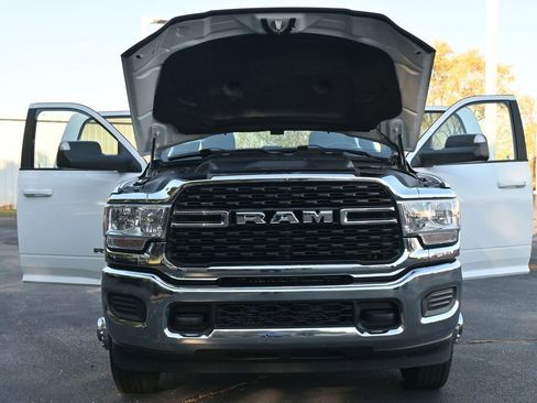 Used 2022 RAM 3500 Big Horn image 17