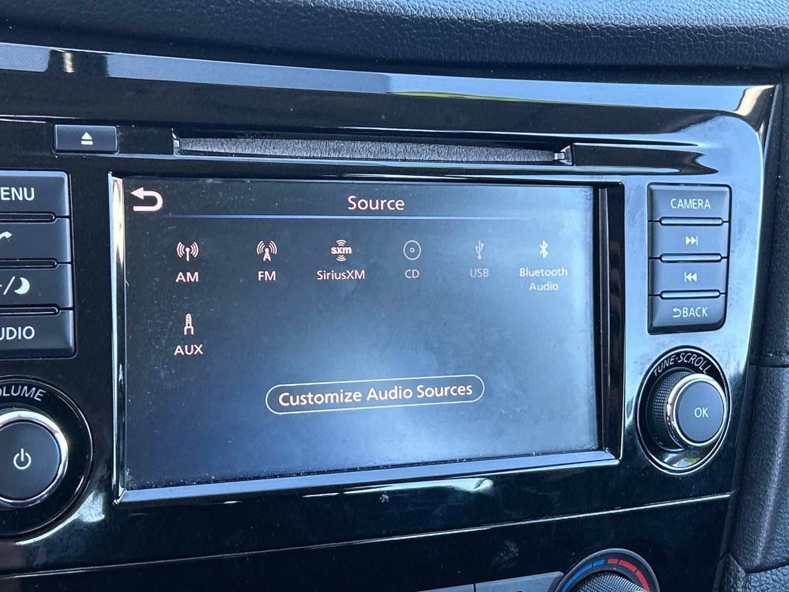 Used 2018 Nissan Rogue S AWD/4WD image 25