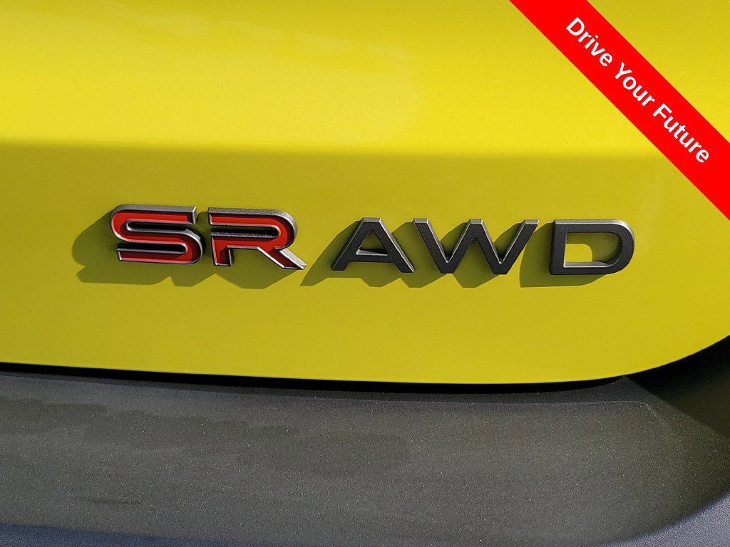 Used 2025 Nissan Kicks SR AWD/4WD image 29