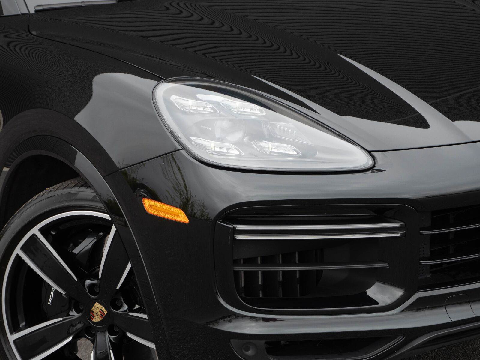Certified 2023 Porsche Cayenne Turbo AWD/4WD image 37