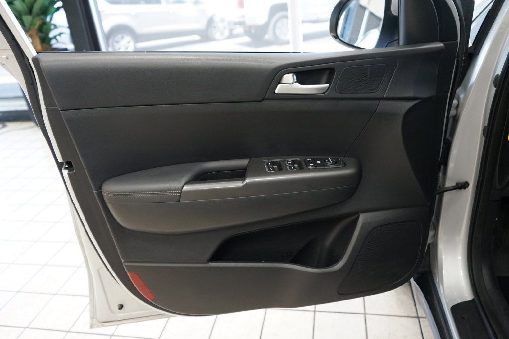 Used 2020 Kia Sportage LX FWD image 21