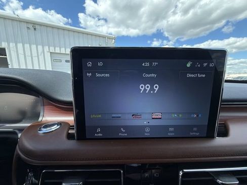 Used 2023 Lincoln Aviator Reserve w/ Equipment Group 201A AWD/4WD image 14