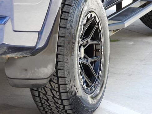 Used 2020 Toyota 4Runner SR5 AWD/4WD image 15
