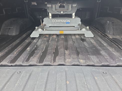 Used 2021 GMC Sierra 2500 Denali w/ Denali Black Diamond Edition image 22