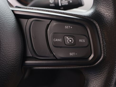 Used 2025 Jeep Gladiator Sport image 24