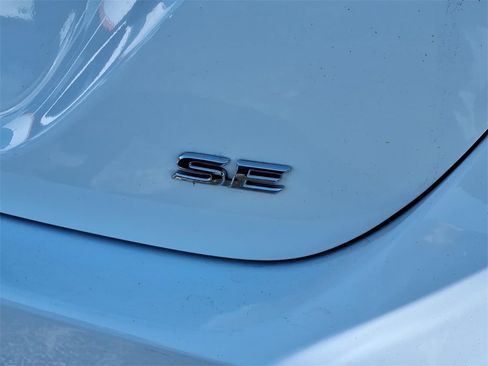 Used 2023 Toyota Camry SE image 10