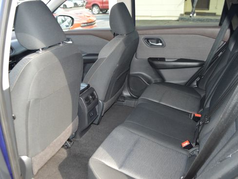 Used 2023 Nissan Rogue SV FWD image 19