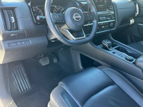 Used 2023 Nissan Pathfinder SL w/ SL Premium Package AWD/4WD image 18
