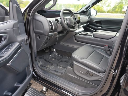 New 2026 Ford Expedition Platinum w/ Stealth Performance Package AWD/4WD image 15