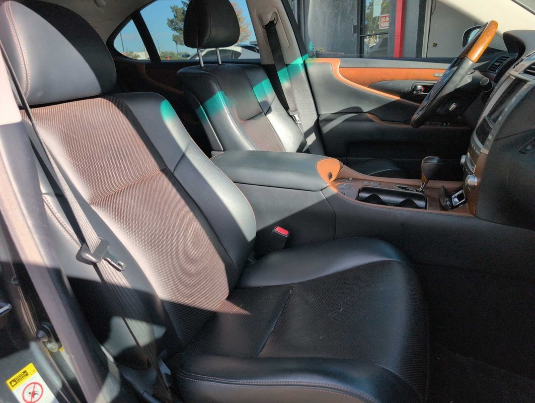 Used 2011 Lexus LS 460 AWD w/ Comfort Pkg image 11
