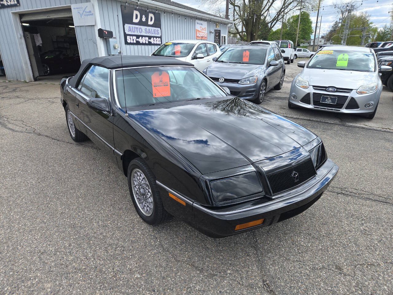 Used 1992 Chrysler LeBaron Convertible FWD image 2