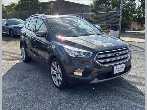 Used 2019 Ford Escape Titanium AWD/4WD image 1