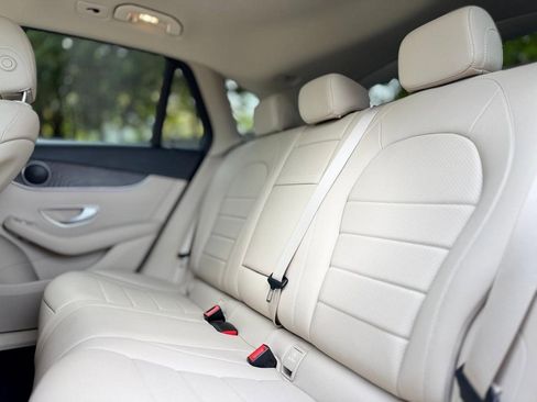 Used 2021 Mercedes-Benz GLC 300 4MATIC image 18