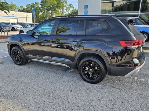 New 2026 Volkswagen Atlas Peak Edition image 5