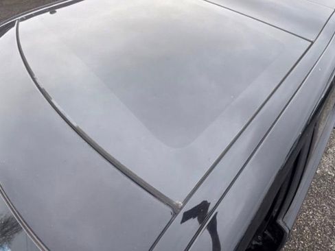 Used 2019 Land Rover Discovery SE image 11