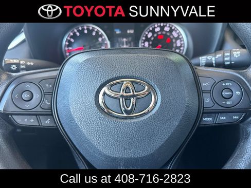 Used 2022 Toyota RAV4 XLE AWD/4WD image 28