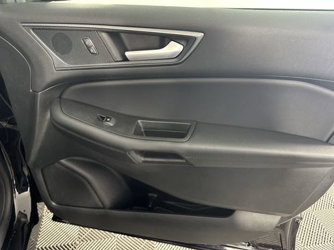 Used 2024 Ford Edge SE w/ Black Appearance Package image 22